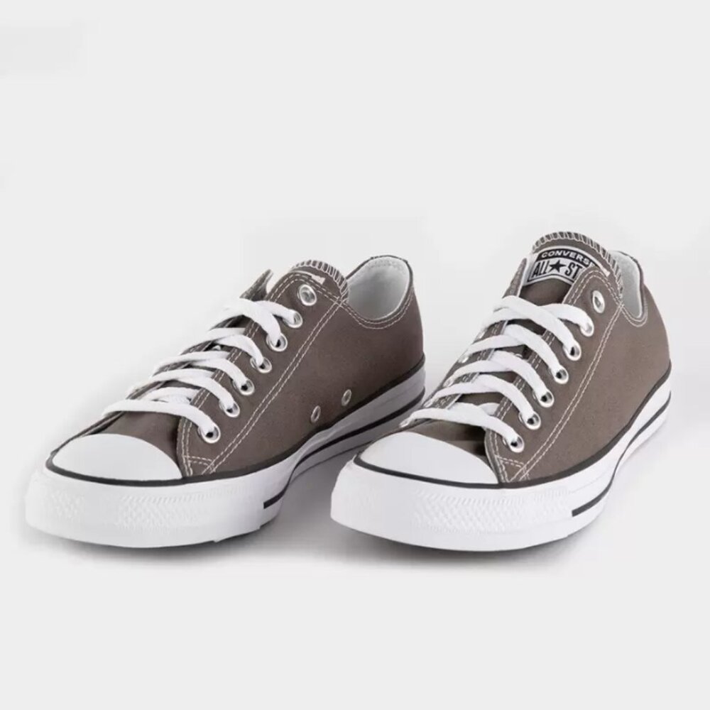 Converse Chuck Taylor All Star Low Top Shoes, Barely Worn, Charcoal, Size 9.5